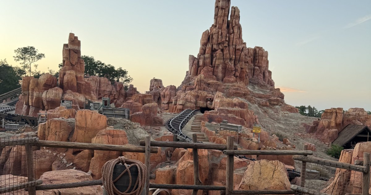 Universal Epic Universe — Standby Board photo library