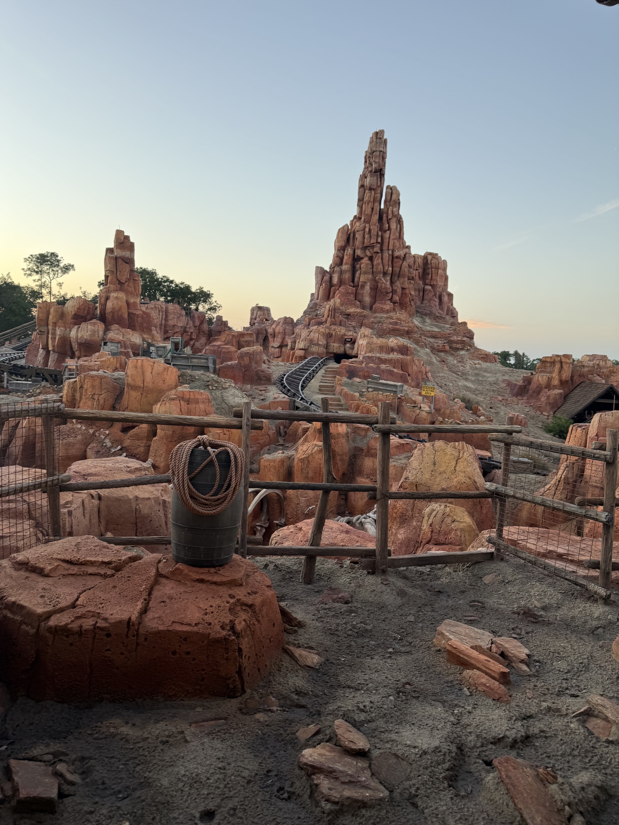Big Thunder Mountain Railroad at Magic Kingdom — Standby Board photo library